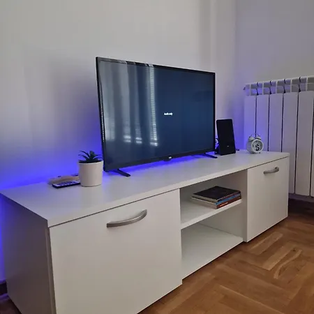 アパート Stan Na Dan 022 Inđija